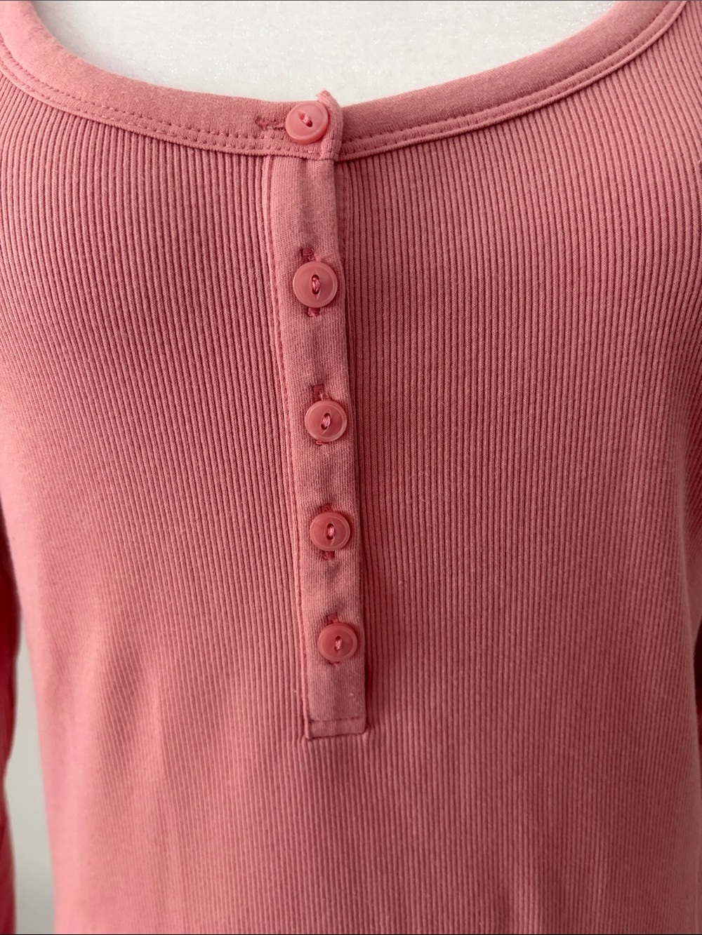 Old Navy Dusty Rose Long Sleeve Scoop Neck Henley - Picture 2 of 3